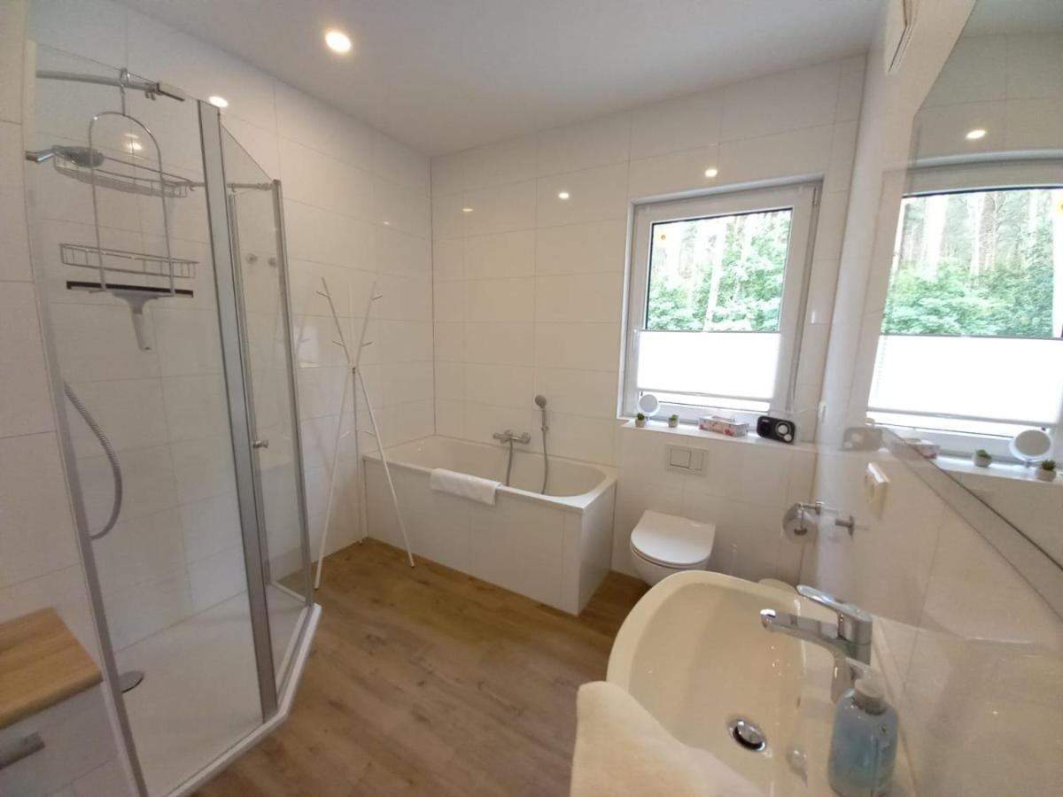 Ferienhaus Piel - Am Inselwald ユッケリッツ エクステリア 写真